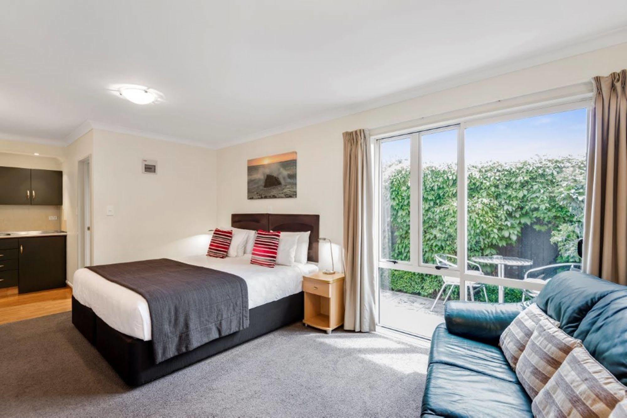 Colombo In The City Крайстчърч Екстериор снимка A typical studio apartment